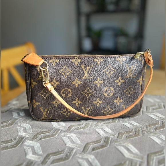 Louis vuitton pochette accessoires - Picture 2 of 11